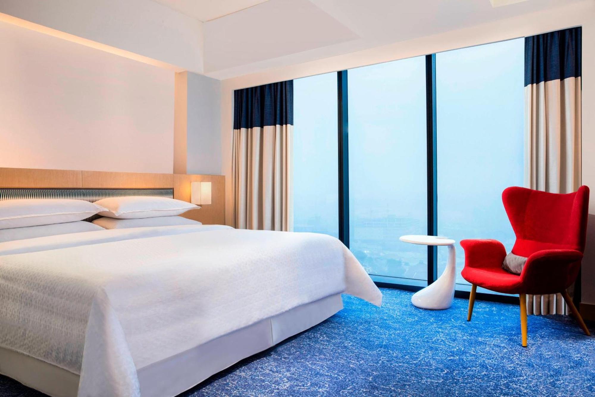 Four Points By Sheraton Surabaya, Tunjungan Plaza Exterior photo