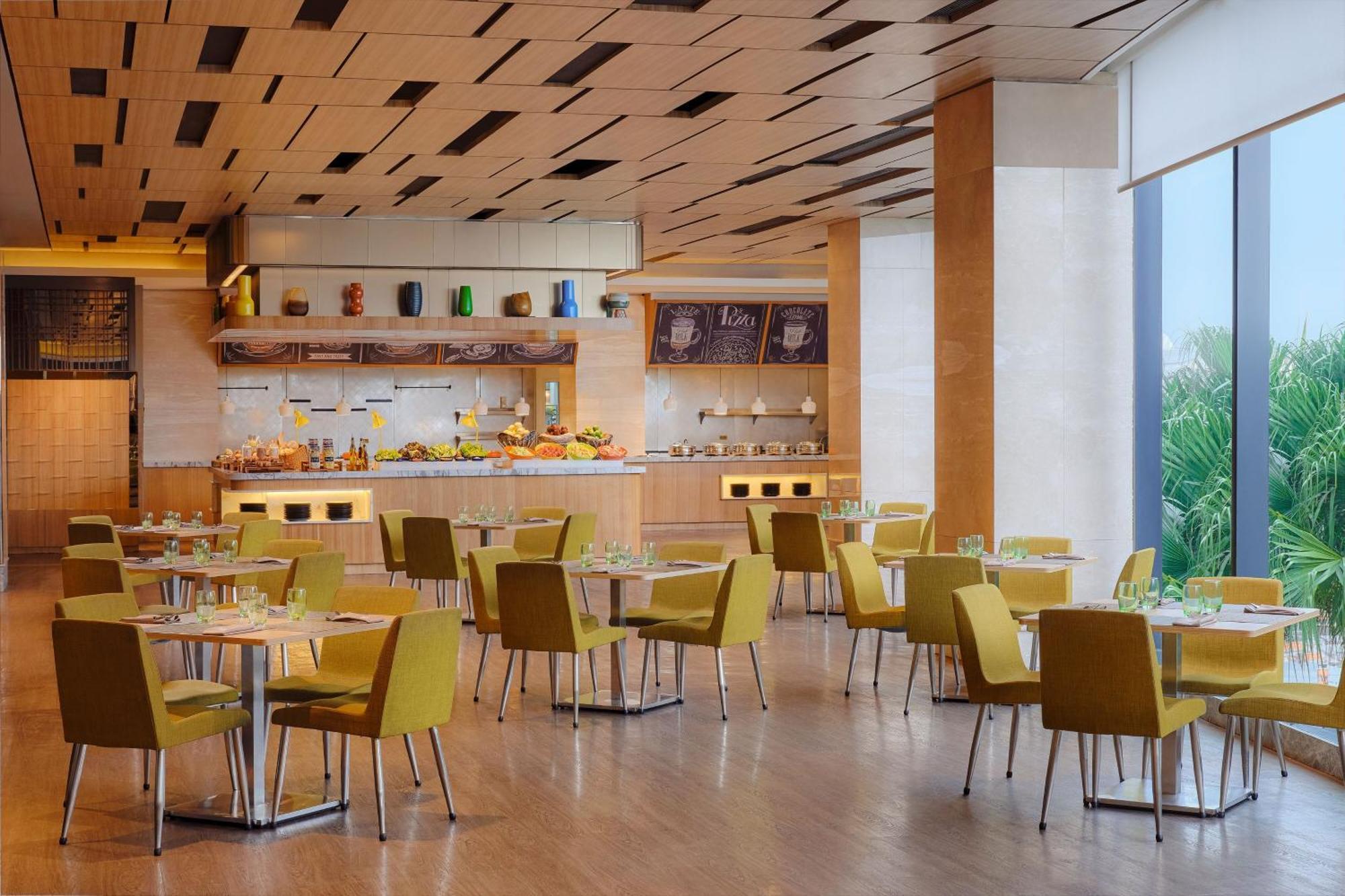 Four Points By Sheraton Surabaya, Tunjungan Plaza Exterior photo