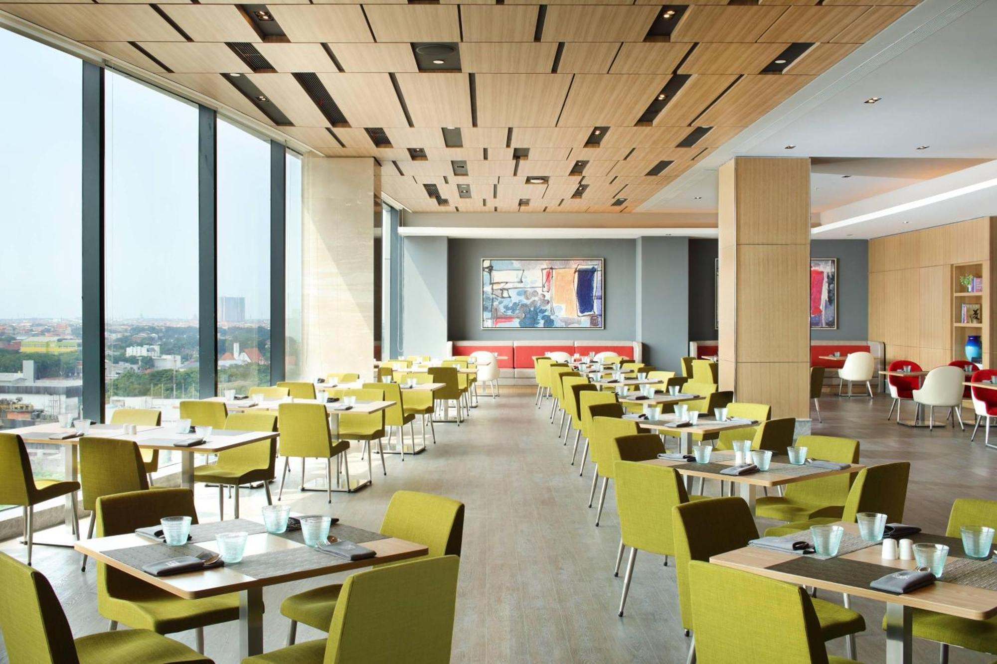 Four Points By Sheraton Surabaya, Tunjungan Plaza Exterior photo