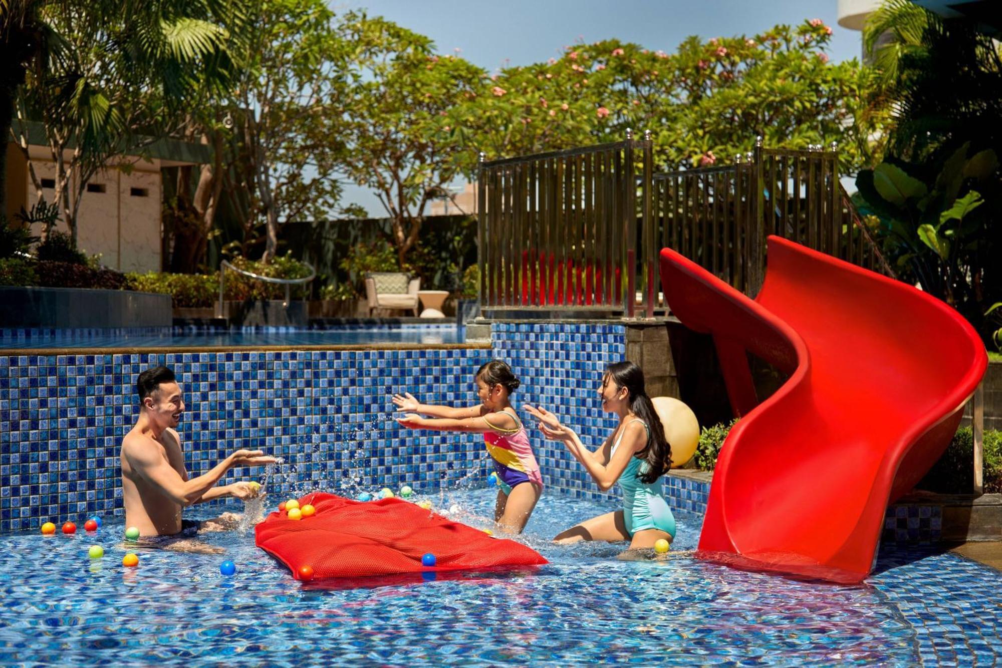 Four Points By Sheraton Surabaya, Tunjungan Plaza Exterior photo