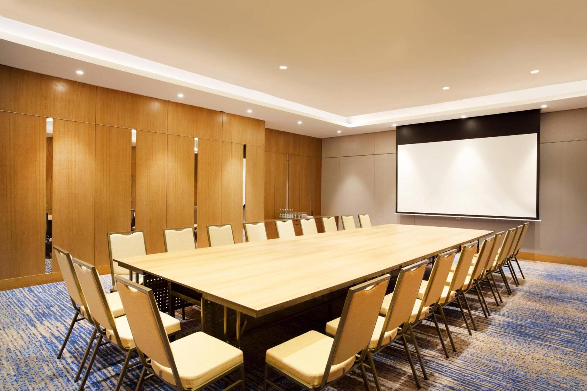 Four Points By Sheraton Surabaya, Tunjungan Plaza Exterior photo