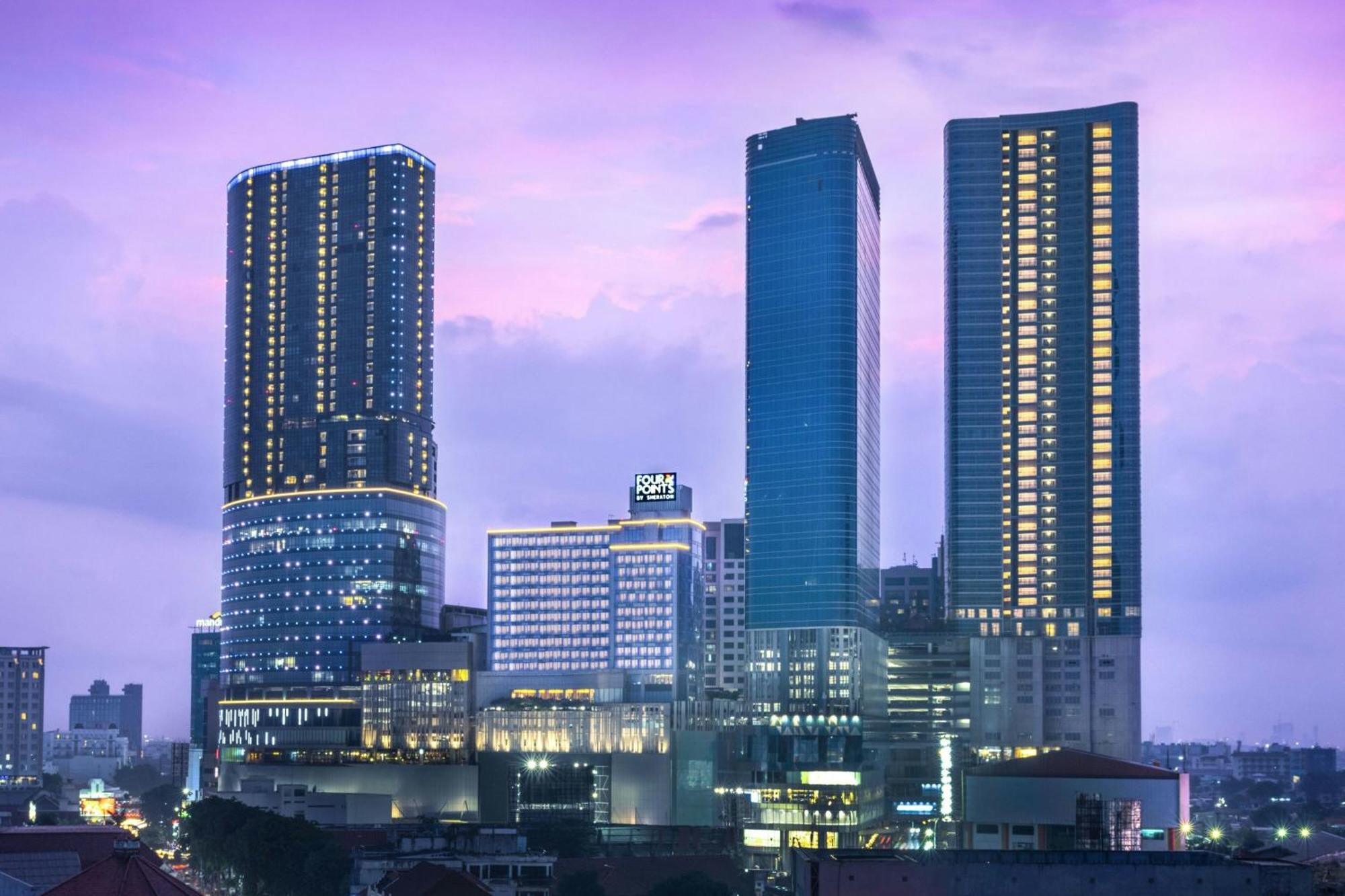 Four Points By Sheraton Surabaya, Tunjungan Plaza Exterior photo