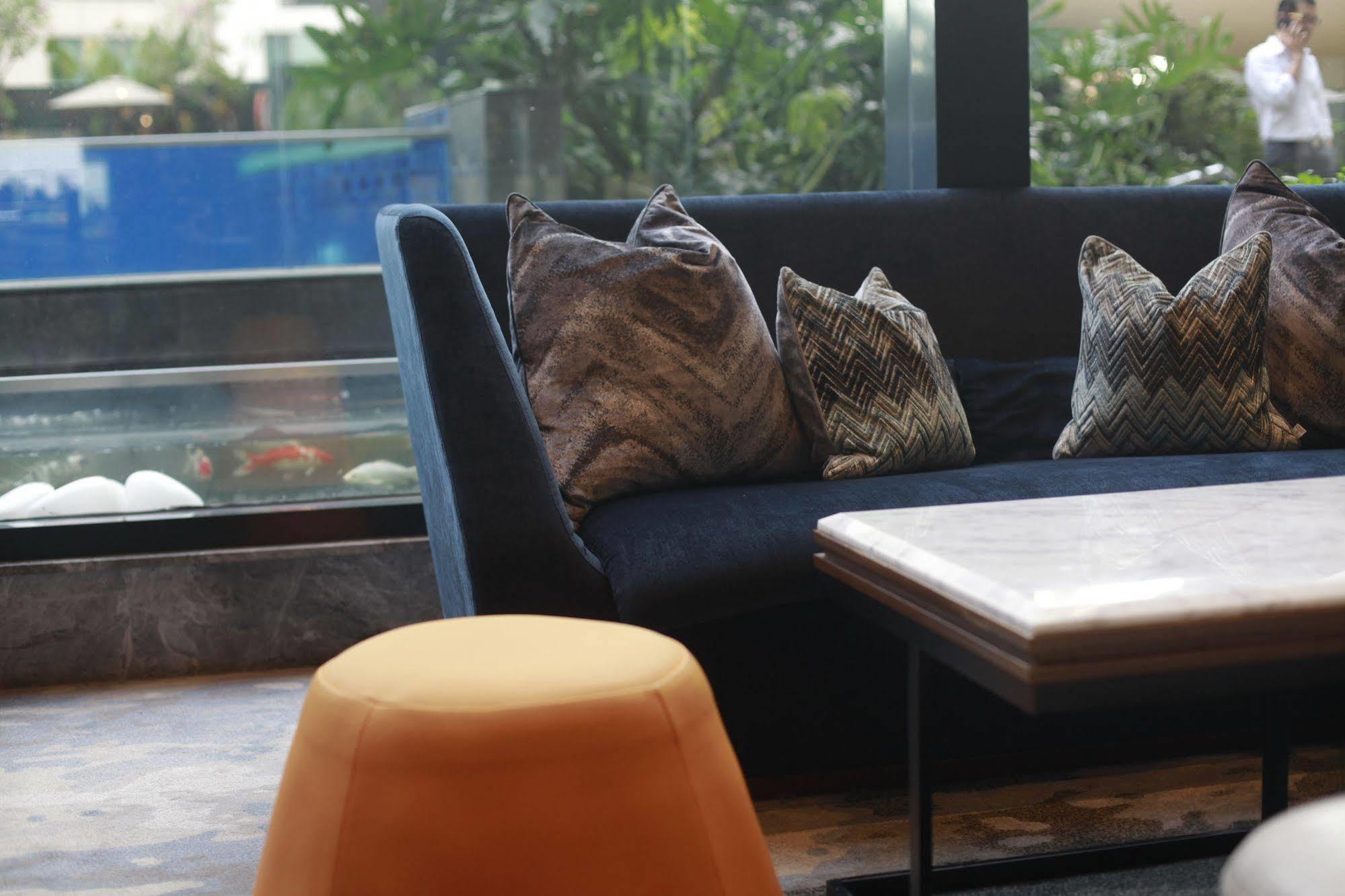 Four Points By Sheraton Surabaya, Tunjungan Plaza Exterior photo